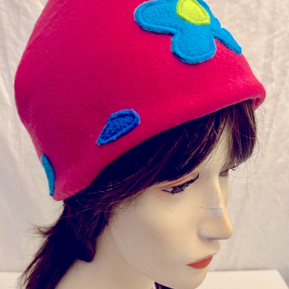 Pretty in Pink Beanie, NWT, Fleece hat with flower appliques, warm fleece lined.